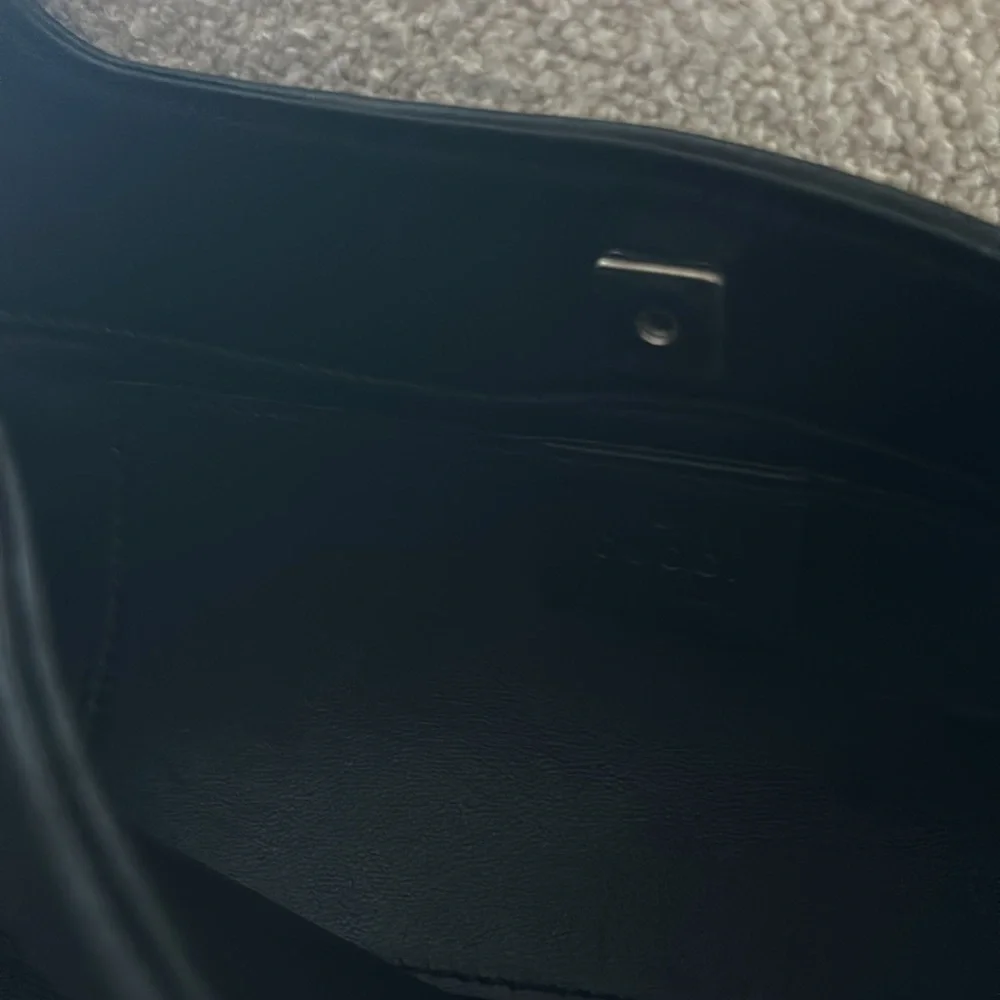 Gucci Black Shoulder Bag - Picture 10 of 17